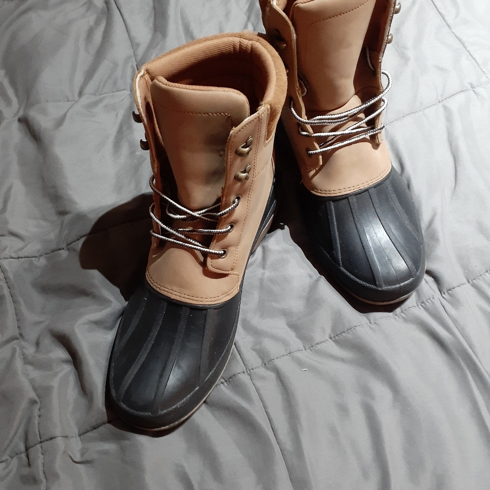 Goodfellow's snow/duck boots.